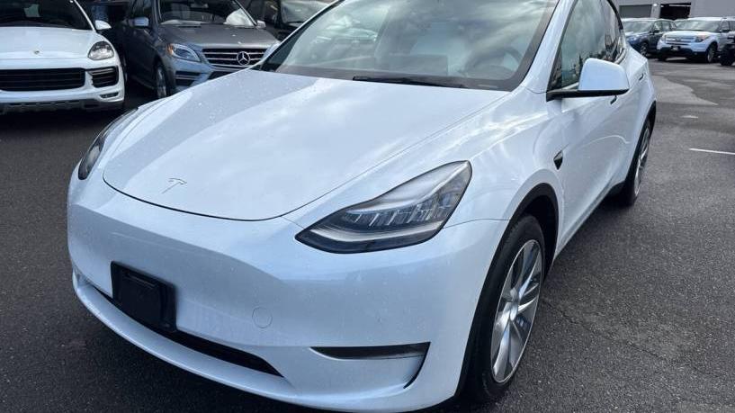 TESLA MODEL Y 2021 5YJYGDEE6MF140426 image